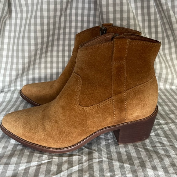 Madewell suede western cowboy inspired ankle Hailie boots in great condition. - Picture 14 of 16